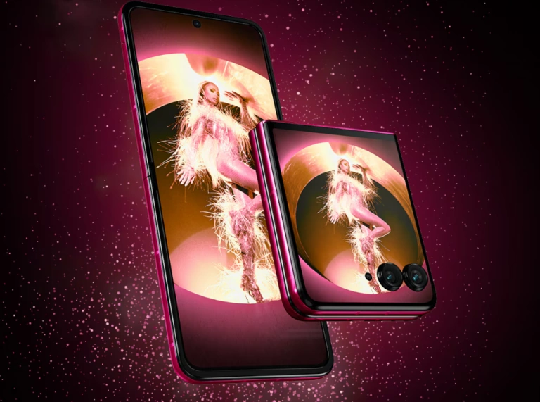 Motorola razr+Paris Hilton выходит в продажу