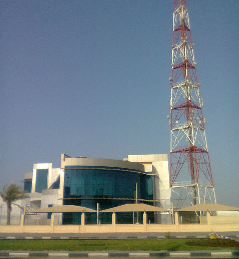 Инвестиционное управление Абу-Даби продаст половину своей доли в катарской компании Ooredoo