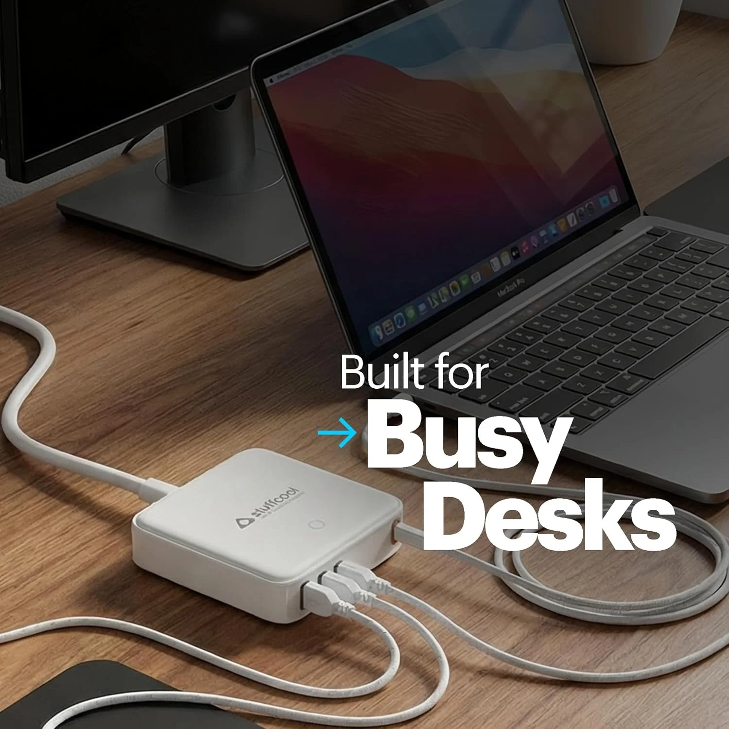 В Индии выпущено настольное зарядное устройство Stuffcool Zeno мощностью 100 Вт с выдвижным кабелем USB-C и 4 выходами