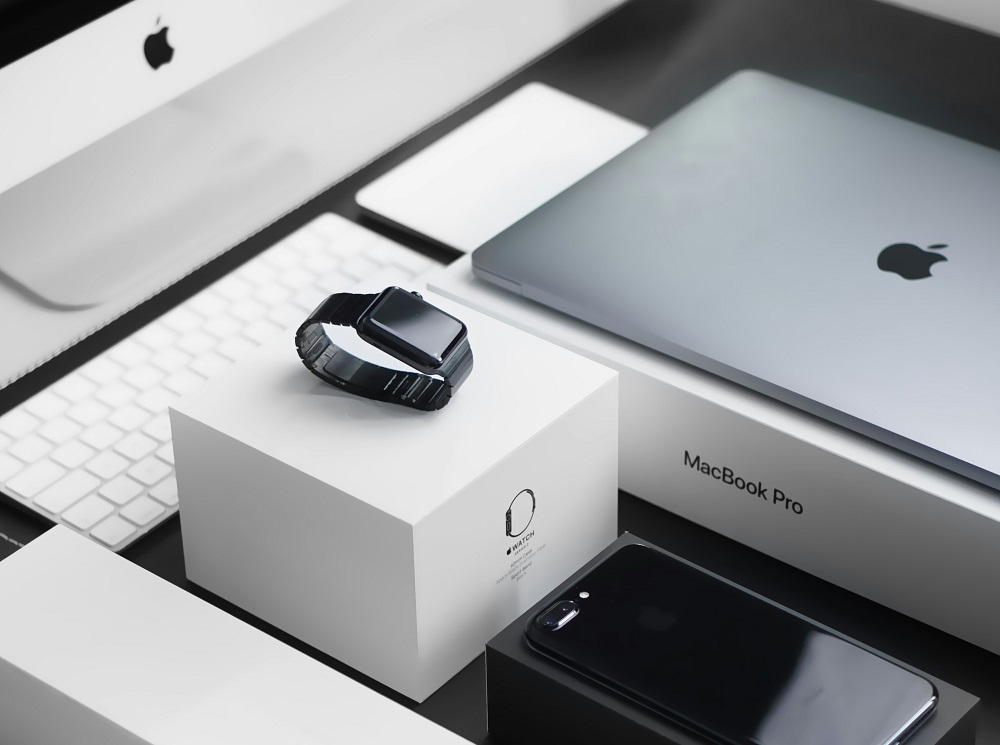 Apple оценивает ущерб от пошлин в размере $900 млн в третьем финансовом квартале