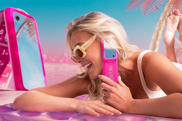 Какие кнопочные телефоны выпускает современная Nokia? На примере HMD Barbie Phone