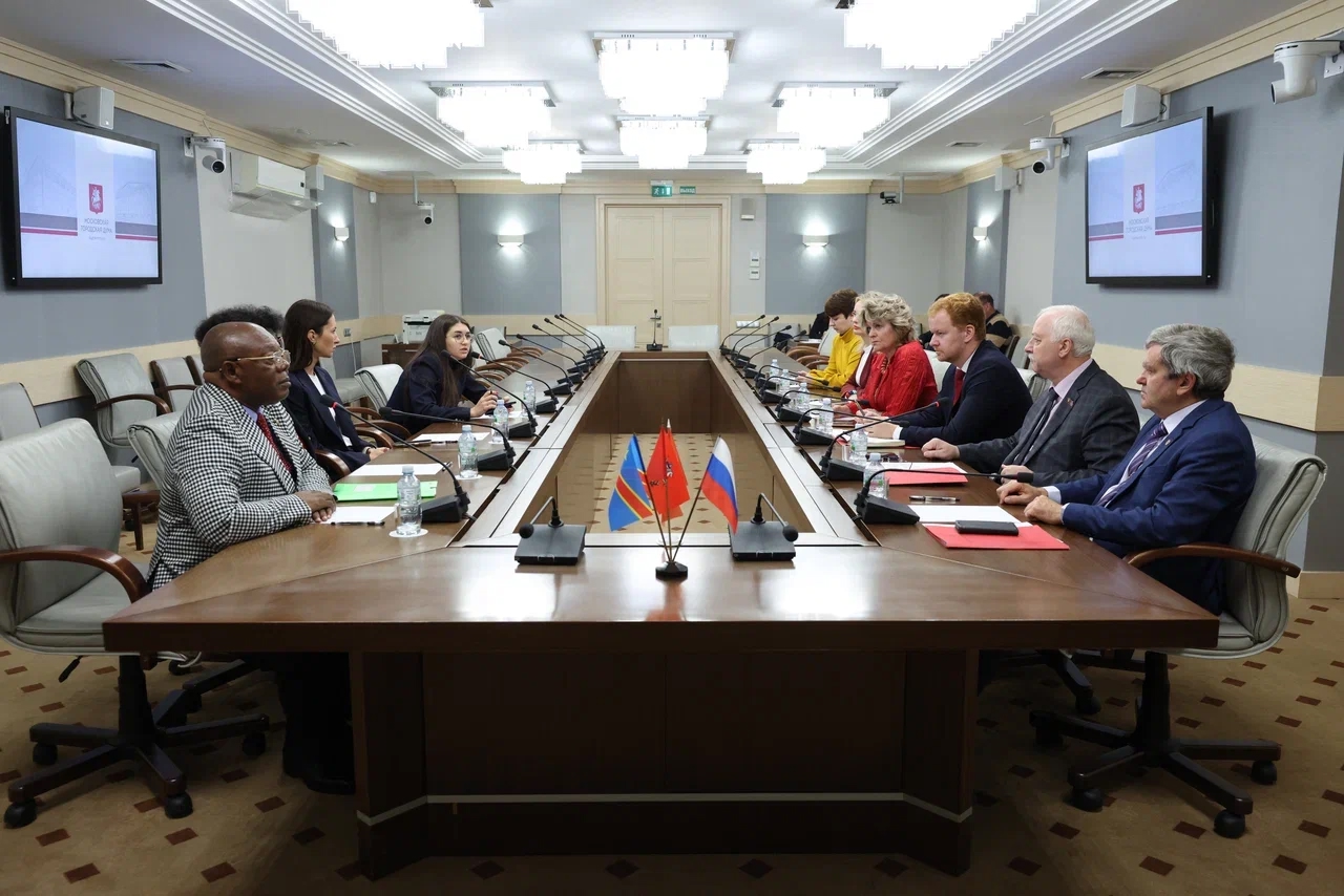 КПРФ приняла делегацию Демократической Республики Конго в Мосгордуме. Там была дочь Патриса Лумумбы