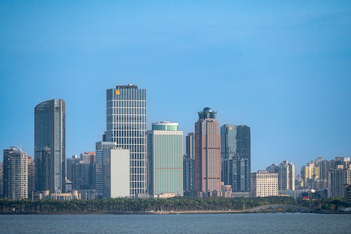 В Китае создали первый в мире подводный центр обработки данных. Он расположен возле острова Хайнань